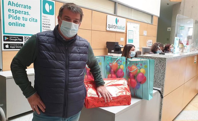 Chico Marín en la 'Operación Juguete' en el Hospital Quirónsalud Málaga