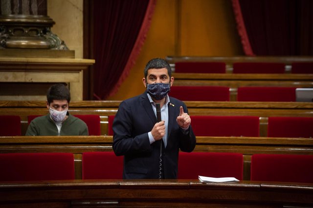 El conseller de Treball, Afers Socials i Famílies de la Generalitat, Chakir el Homrani al Parlament. Catalunya (Espanya), 16 de desembre del 2020. 