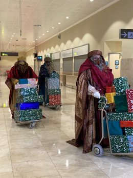 Los Reyes Magos llegan a Badajoz en avión