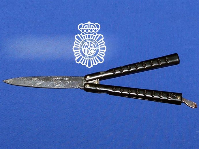 Navaja que llevaba el detenido.