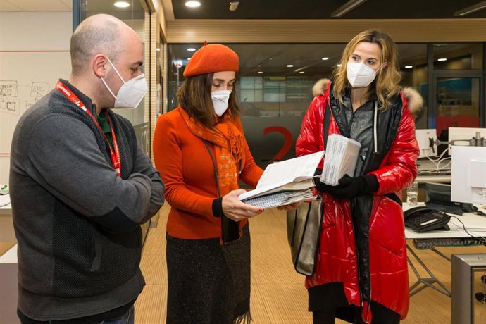 La consejera de Presidencia, Interior, Justicia y Acción Exterior, Paula Fernández, visita el 112