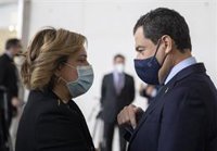 El Gobierno anima a Junta a "seguir en su esfuerzo" para "proteger lo antes posible" a andaluces con vacunas del Covid