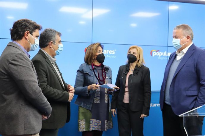 Diputados y senadores del PP