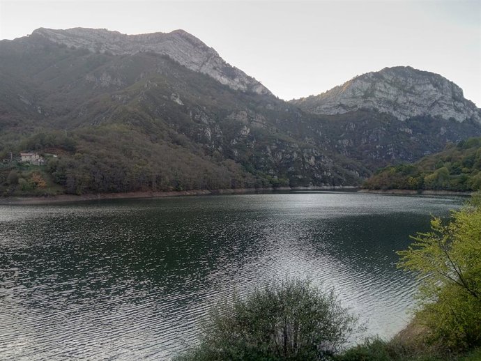 Embalse de Tanes, en Redes