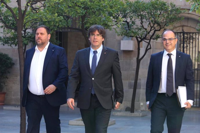El exvicepresidente de la Generalitat de Cataluña y líder de ERC, Oriol Junqueras, el expresidente de la Generalitat Carlos Puigdemont y el exconseller Jordi Turull.