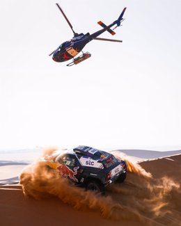 El piloto español Carlos Sainz (Mini) cedió parte de sus opciones de triunfo del Dakar en la tercera etapa