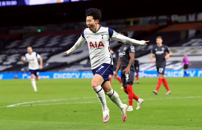 05 January 2021, England, London: Tottenham Hotspur's Son Heung-min celebrates scoring his side's second goal during the English Carabao Cup Semi-Final soccer match between Tottenham Hotspur and Brentford at the Tottenham Hotspur Stadium. Photo: Adam Da