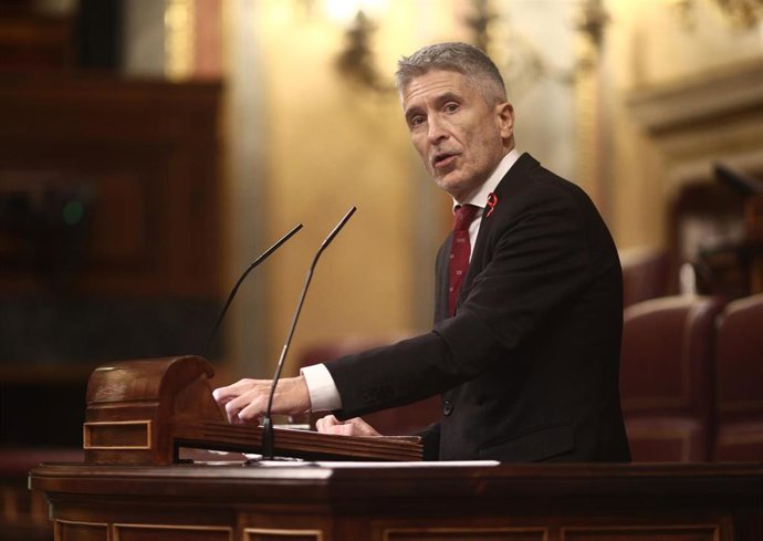 El ministro del Interior, Fernando Grande-Marlaska, interviene en una sesión plenaria en el Congreso