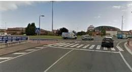 El Ayuntamiento implantará desde el viernes medidas para mejorar la seguridad vial en los pasos de peatones de la rotonda de Los Lirios, mientras vuelve a valorar la oportunidad de construir la pasarela peatonal.