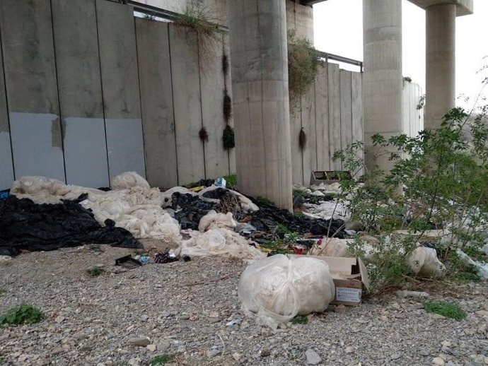 El PSOE lamenta que "la falta de interés" de PP y Cs "impida" pedir a la Junta un barrido cero para el campo de Adra