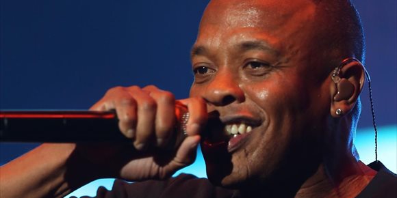 1. Dr. Dre, hospitalizado de urgencia tras sufrir un aneurisma cerebral