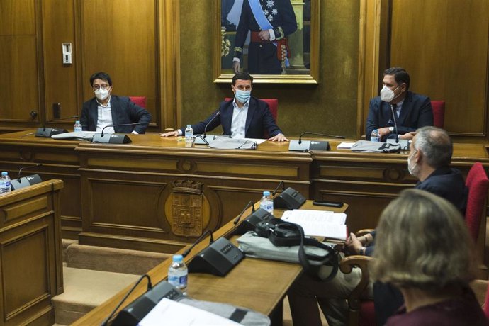 Consejo de redacción de la Revista REAL del IEA