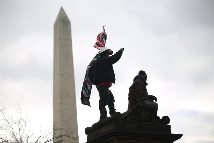 Partidarios de Trump junto al Capitolio
