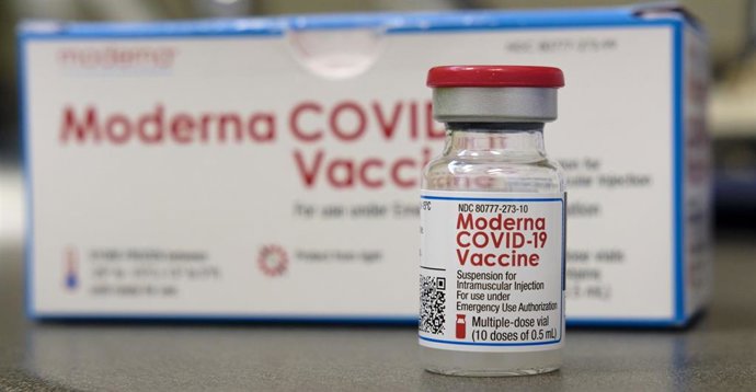 05 January 2021, US, Rock Island: A Moderna Covid-19 vaccine vile is pictured at the Rock Island Health Department. Photo: Jack Kurtz/ZUMA Wire/dpa