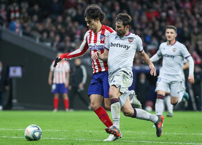 Joao Félix (Atlético) y Coke (Levante)