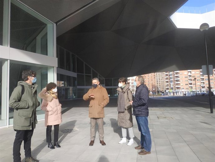 El portavoz del PP en el Ayuntamiento de Logroño, Conrado Escobar, critica la gestión del alcalde en el proyecto de integración del ferrocarril