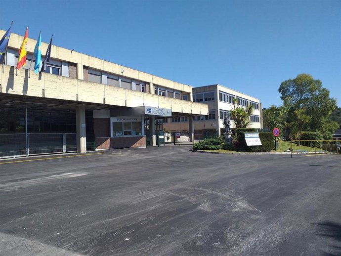 Colegio concertado-privado San Ignacio de Oviedo.