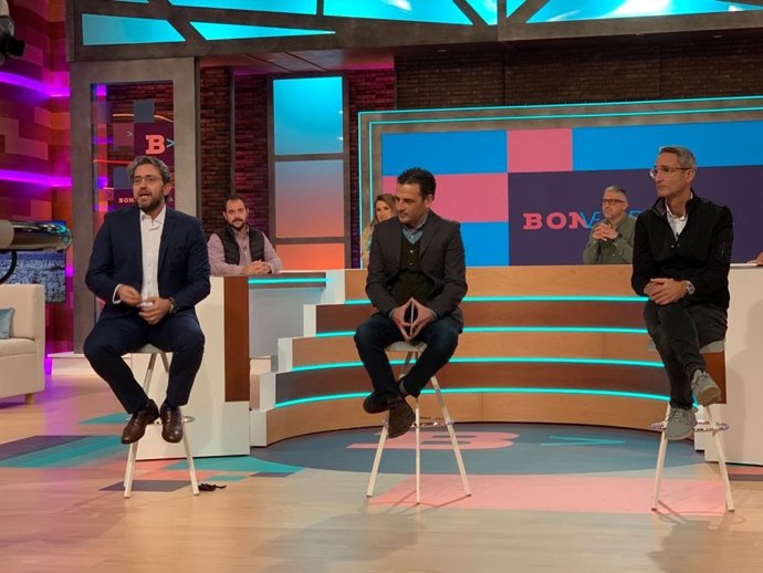 Costa (centro) junto con Huerta (izq) y Pérez (dcha)