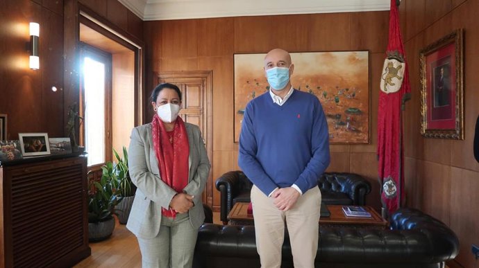 José Antonio Diez y Fatiha El Kamouri.