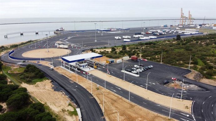 Obras Acceso Muelle Sur del Puerto de Huelva, en una imagen de archivo.