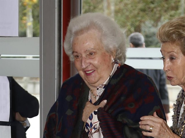 LA REINA SOFÍA VISITA EL RASTRILLO BENÉFICO DE NUEVO FUTURO JUNTO A LA INFANTA PILAR