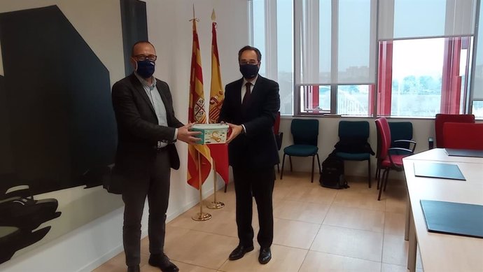 La Fundación Endesa entrega los kits de róbótica a los centros aragoneses participantes en Retotech.
