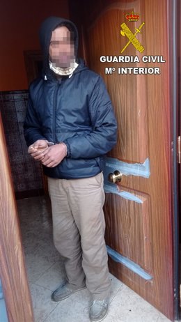 Uno de los detenidos por dos delitos de robo en Mora