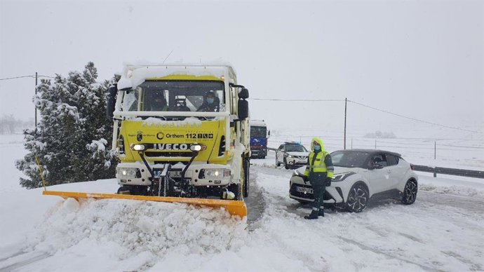 Imagen del trabajo de máquinas quitanieves en carreteras de la Región