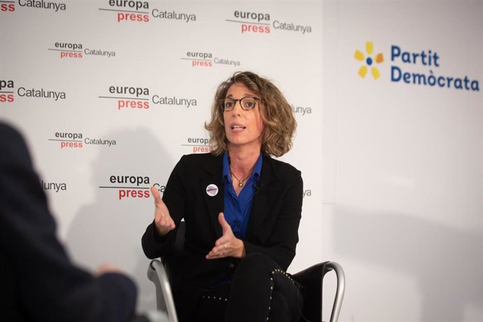 La exconsellera y candidata del PDeCAT a las elecciones catalanas, ngels Chacón interviene en un encuentro Digital de Europa Press, en Barcelona (España), a 17 de diciembre de 2020. 