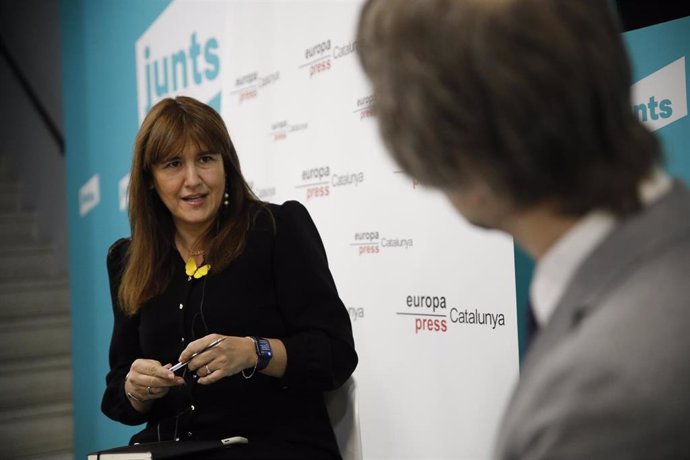 La candidata a la Presidencia de la Generalitat del partido de JxCat, Laura Borrs, interviene en un encuentro Digital de Europa Press, en Barcelona, (España), a 8 de enero de 2021. Las elecciones catalanas tienen previsto celebrarse el 14 de febrero.