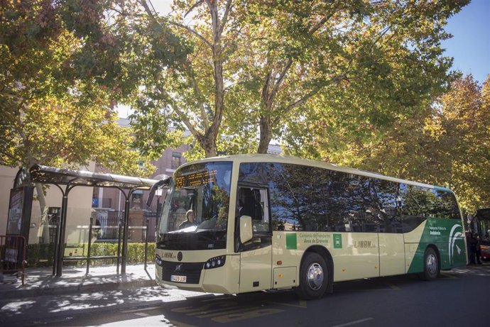 Imagen de un autobús del Consorcio de Transporte Metropolitano de Granada, foto de archivo