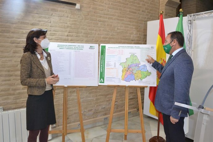 Ricardo Sánchez y Susana Cayuelas, en la Delegación del Gobierno de la Junta