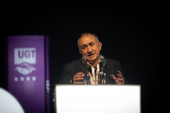 El secretario general de UGT, Pepe Álvarez, interviene en la clausura del 16 Congreso de UGT-Catalunya, en Barcelona, Catalunya (España), a 17 de diciembre de 2020. Durante este evento han sido reelegidos en sus cargos el actual secretario general de C