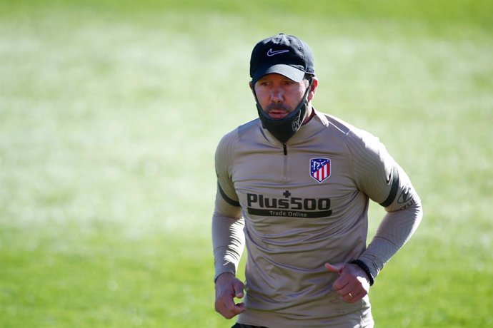 Diego Pablo Simeone entrenando al Atlético