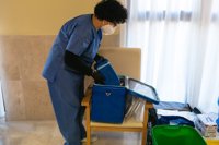 Andalucía reserva un 20% de las vacunas para asegurar la segunda dosis y "no arriesgar" ante posibles retrasos