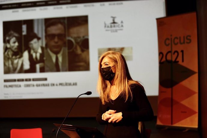 Del Pozo presenta la programación de la Filmoteca de Andalucía en el Cicus de la Universidad de Sevilla.