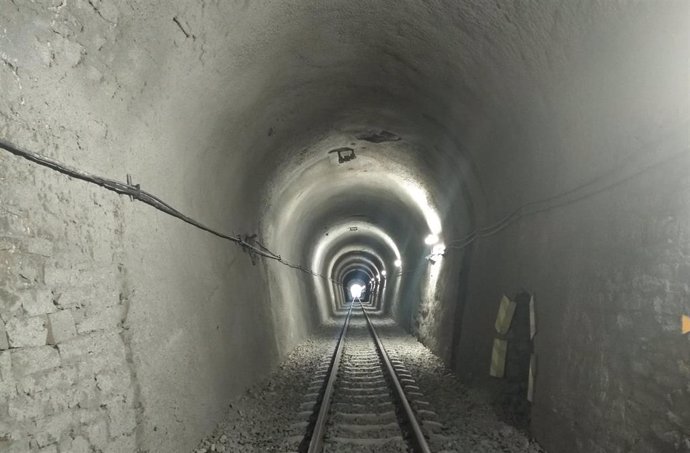 Túnel de la línea entre Deba y Zumaia.