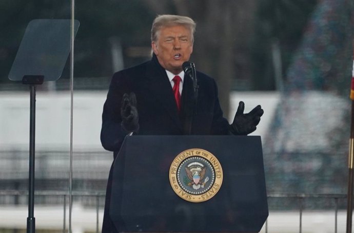 06 January 2021, US, Washington: US President Donald Trump speaks to supporters during a rally protesting the 2020 election results, near the White House in Washington. Photo: Bryan Smith/ZUMA Wire/dpa