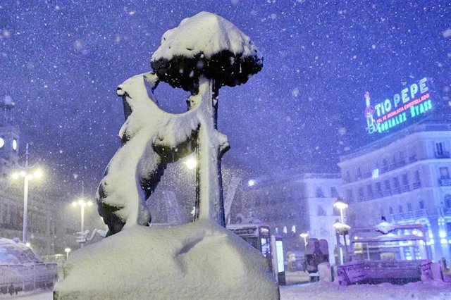 El Oso y el Madroño, cubiertos de nieve por la borrasca Filomena, en Madrid