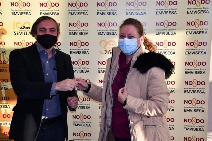 Imagen de archivo de entrega de llaves de viviendas protegidas