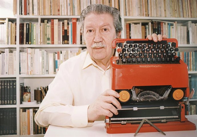 Periodista Manuel Alcántara