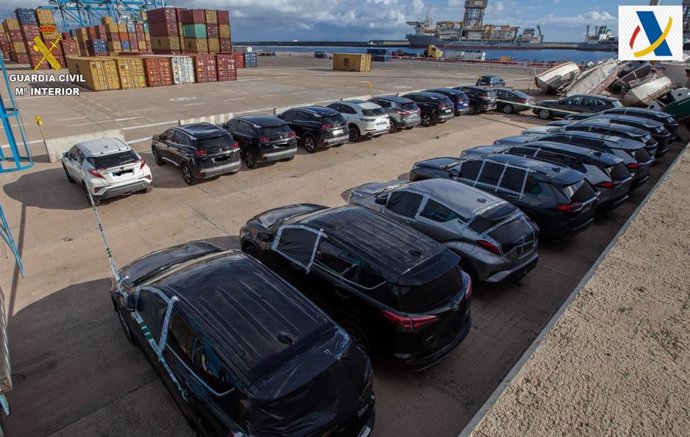 La Guardia Civil recupera en el Puerto de la Luz (Gran Canaria) ocho vehículos robados en Francia