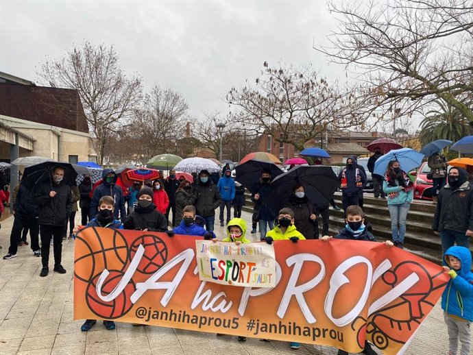 Movilización del Bisbal Bsquet (Girona) por 'Ja n'hi ha prou'