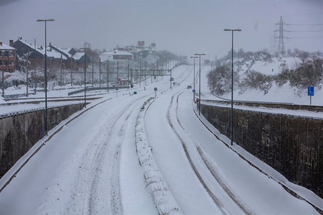Carretera M-503 en Pozuelo de Alarcón, Madrid cubierta de nieve por la borrasca Filomena, en Madrid (España) a 9 de enero de 2021. 