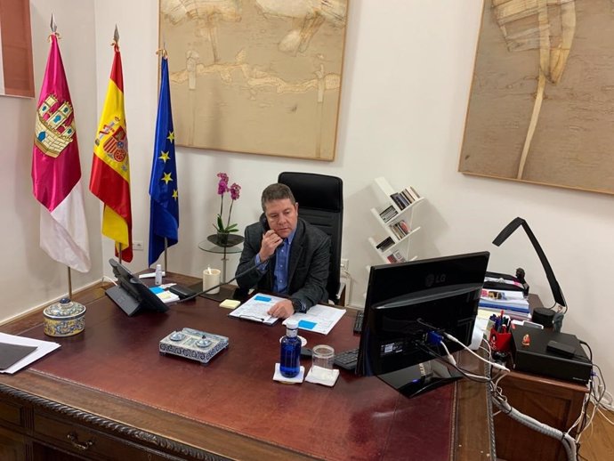 El presidente de Castilla-La Mancha, Emiliano García-Page, coordinando reunión Emergencia Climática