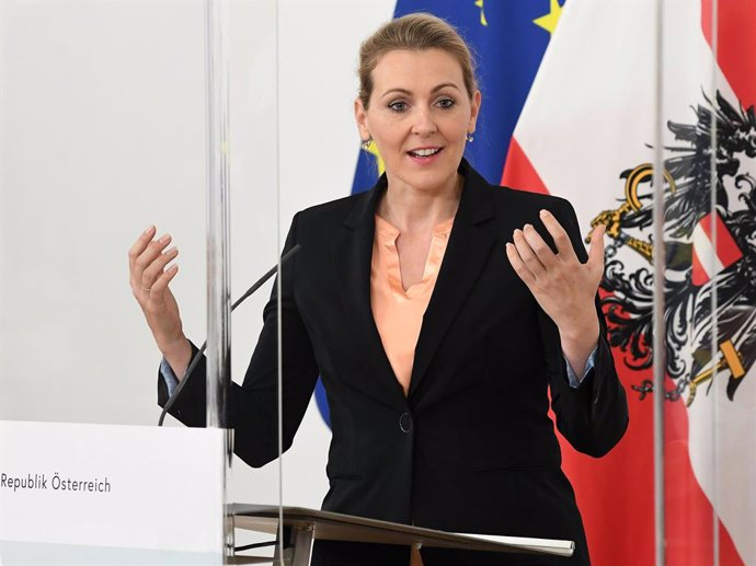 14 December 2020, Austria, Vienna: Austria's Labour Minister Christine Aschbacher speaks during a press conference on the impact of the coronavirus (COVID-19) pandemic on the labour market in the Federal Chancellery. Photo: Helmut Fohringer/APA/dpa