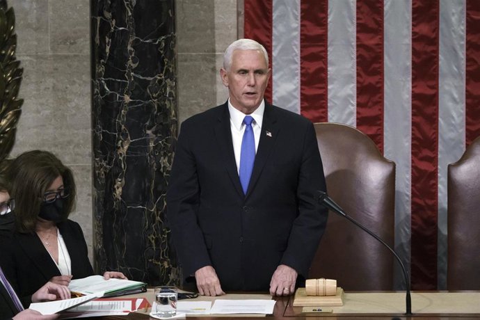 El vicepresidente de Estados Unidos, Mike Pence, durante la proclamación de Joe Biden como presidente en el Congreso de Estados Unidos.