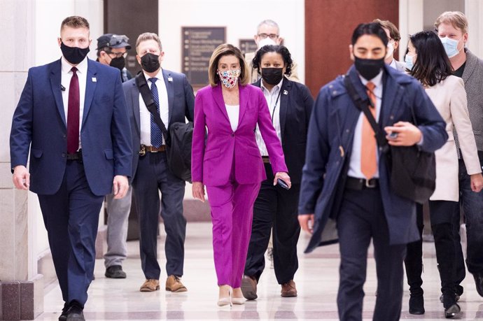 07 January 2021, US, Washington: USHouse Speaker Nancy Pelosi arrives to give her weekly press conference. Pelosi has called for Donald Trump to be removed from office immediately using the powers laid out in the constitution's 25th Amendment. Photo: M