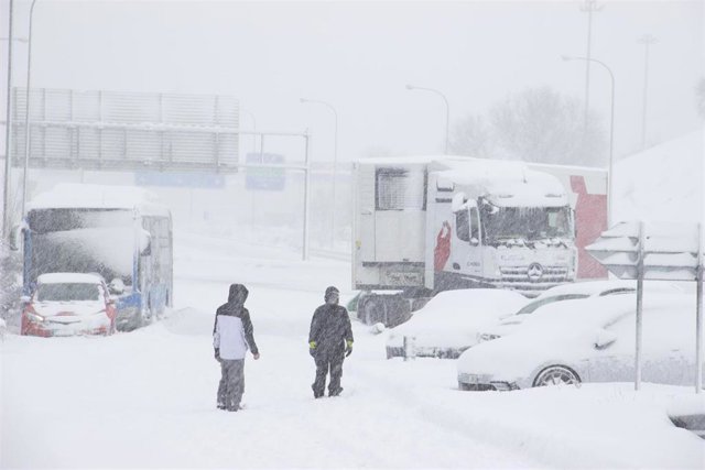 Nieve en carreteras (Foto de archivo).