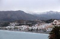 Nieva en las cumbres más altas de Almuñécar (Granada) tras caer lluvia hasta más de 60 litros por metro cuadrado